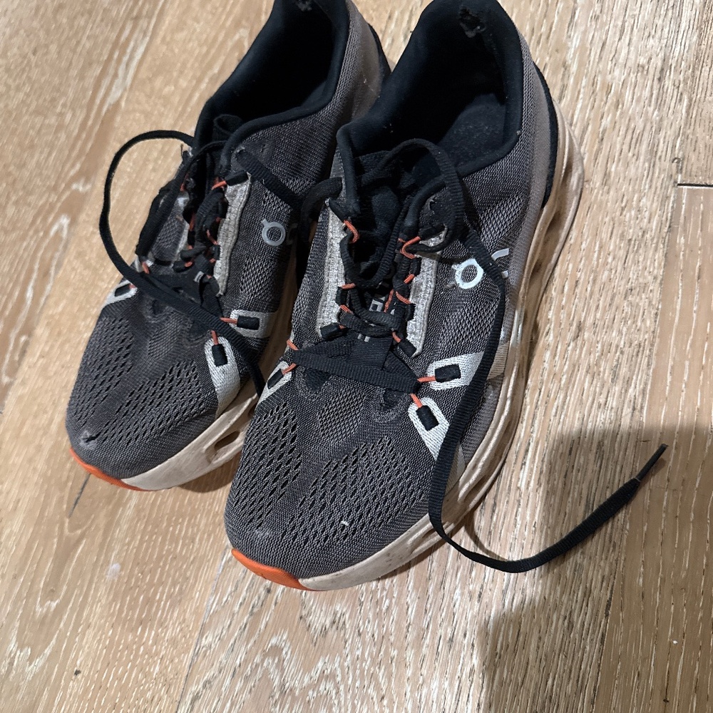 On cloud surfer women’s 9